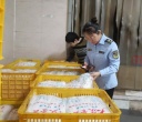 右江区市场监督管理局组织执法人员开展鲜湿米粉产品质量专项监督抽检行动