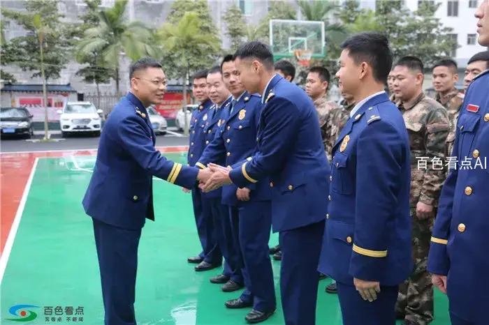 党委慰问基层一线消防指战员.webp