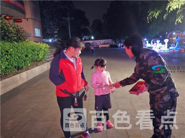 发放宣传资料（五）.jpg