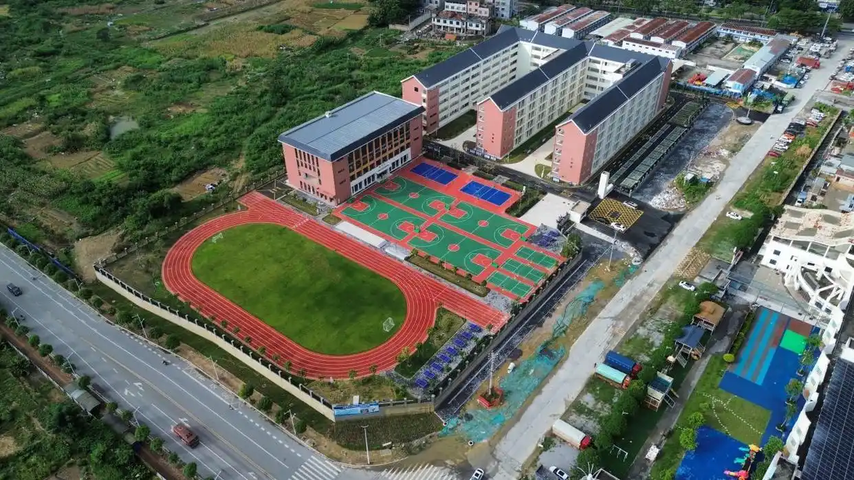 中铁二局承建百色两所学校通过验收