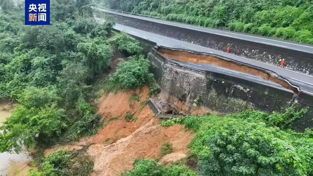 注意！百色至阳圩高速公路塌陷，已封闭交通